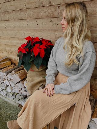 ❄️ Dopletli jsme zimní novinky! ✨ Máme tu svetříky a také nákrčník, který se prodal dřív, než jsem vám ho vůbec stihla...